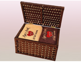 Prezent z okazji 10 rocznicy ślubu z wyhaftowanymi imionami